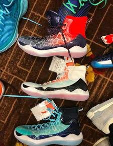 美国街头穿国产球鞋视频,本土品牌魅力四溢