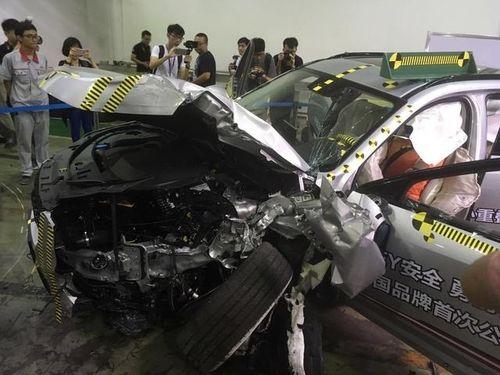 国产车掉落桥下事故视频,揭秘事故真相与安全警示